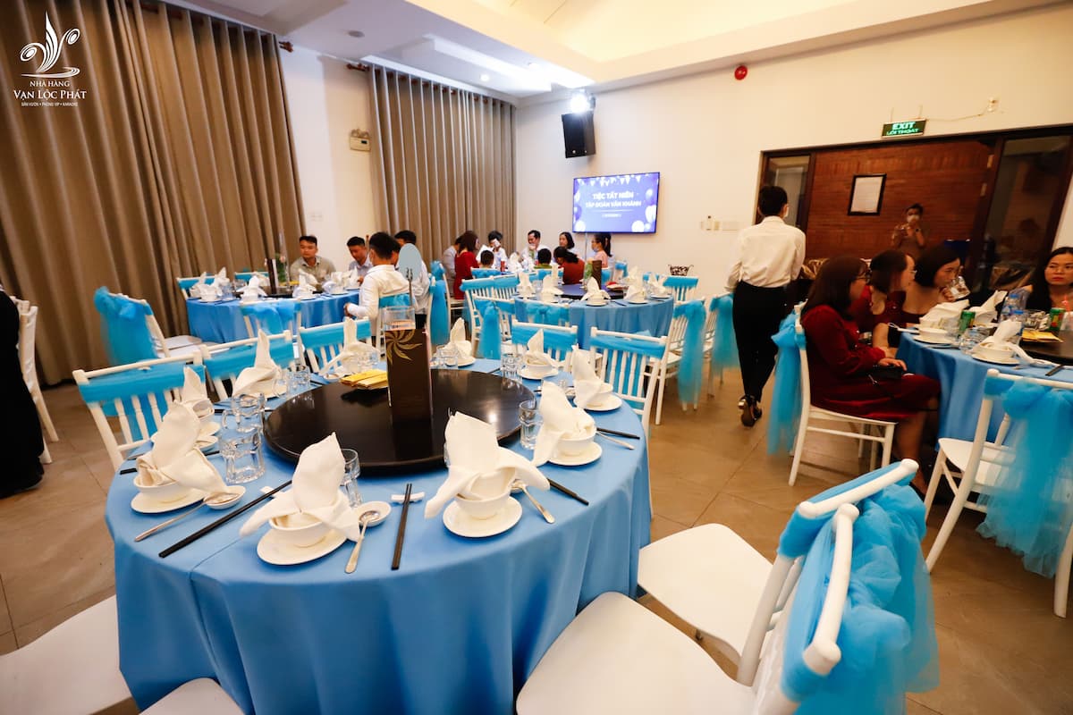 Thư giãn trọn vẹn tại Vạn Lộc Phát Nhà hàng có phòng Karaoke riêng